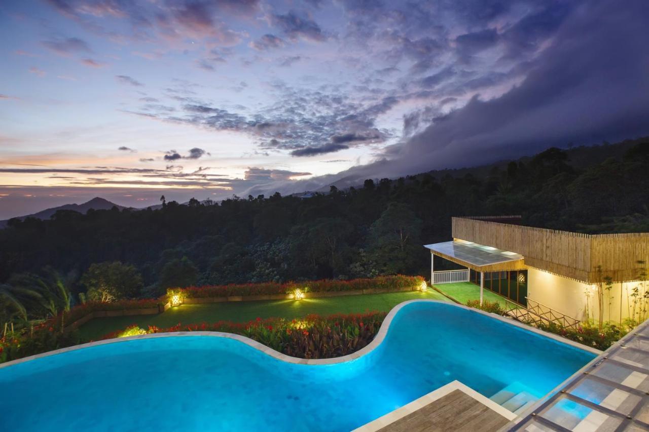 Giriwood Hotel & Villa Munduk Exterior foto